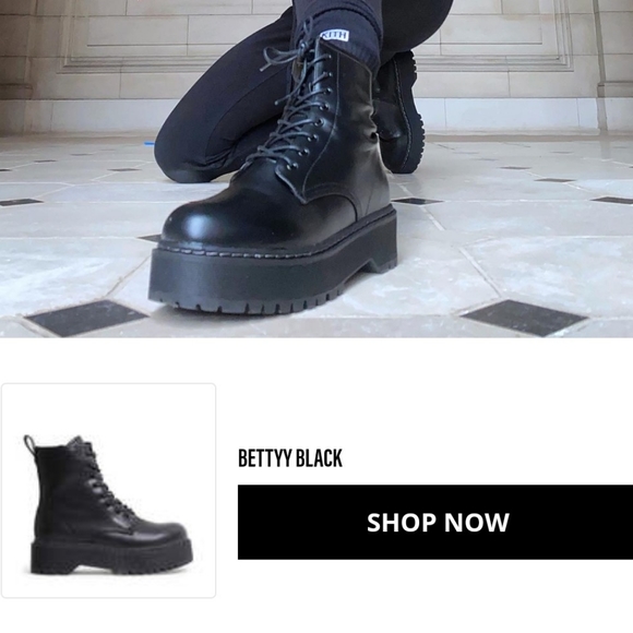 Steve Madden Bettyy Black Bootsnwot 